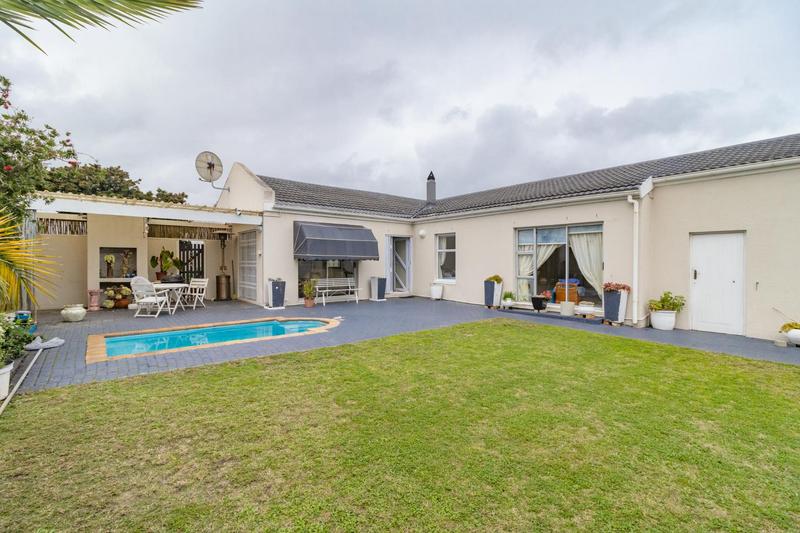 To Let 3 Bedroom Property for Rent in Table View Western Cape